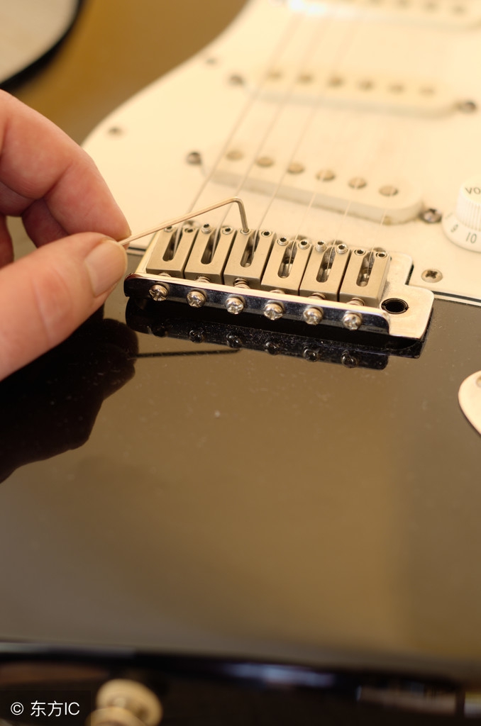 新手吉他入门选什么吉他,四弦吉他新手入门教程