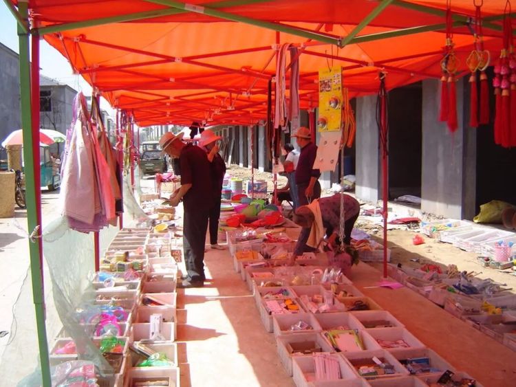 热闹的农村小院,八十年代农村集市