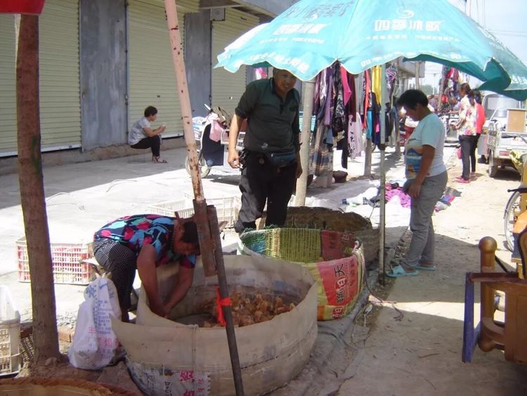 热闹的农村小院,八十年代农村集市