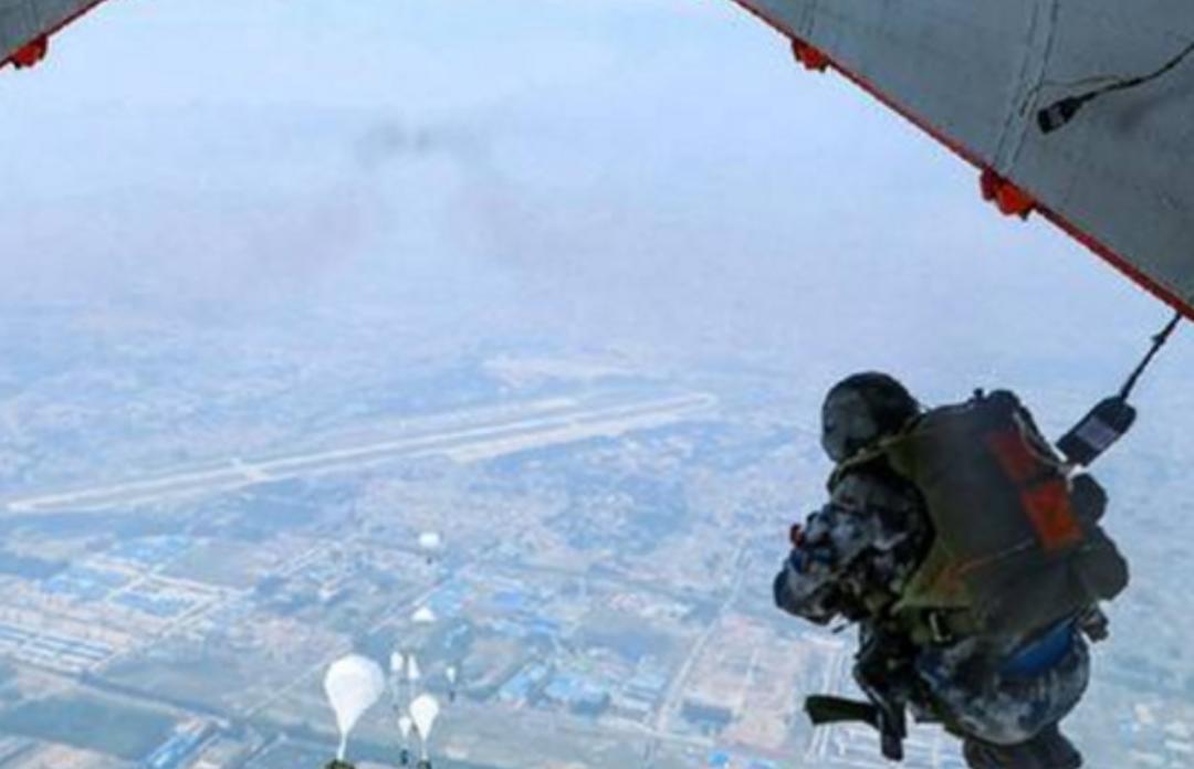 空降兵为什么死亡率那么高,怕死不当空降兵的意思