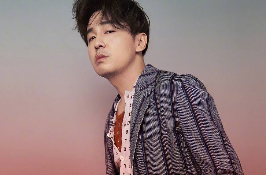 蔡徐坤黑天鹅视频,蔡徐坤最新的封面