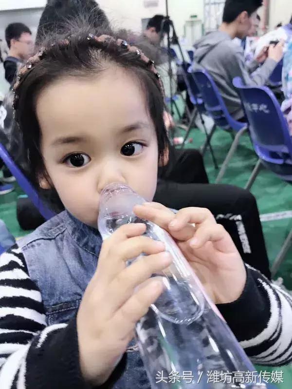 青岛四岁女童小九月捐献器官,青岛4岁女孩捐器官救5个家庭