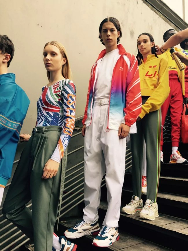 中国李宁登陆了哪个时装周,李宁2021巴黎时装周走秀款