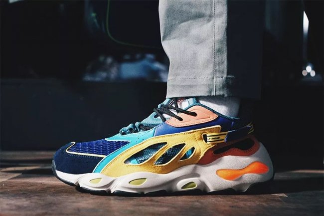 中国李宁登陆了哪个时装周,李宁2021巴黎时装周走秀款