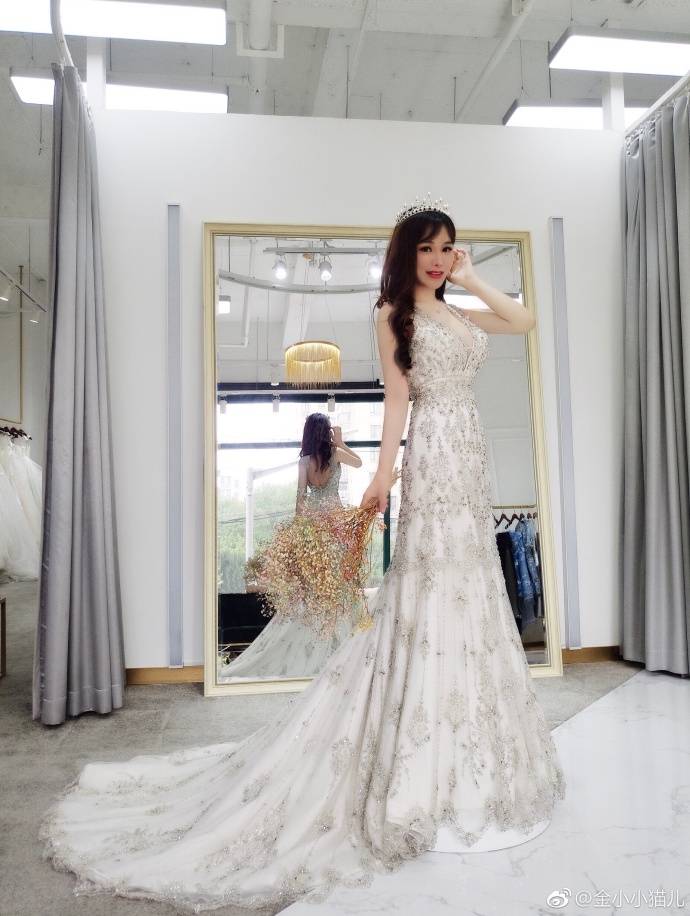 世界杯支持C罗，中国版冲田杏梨惊艳俄罗斯