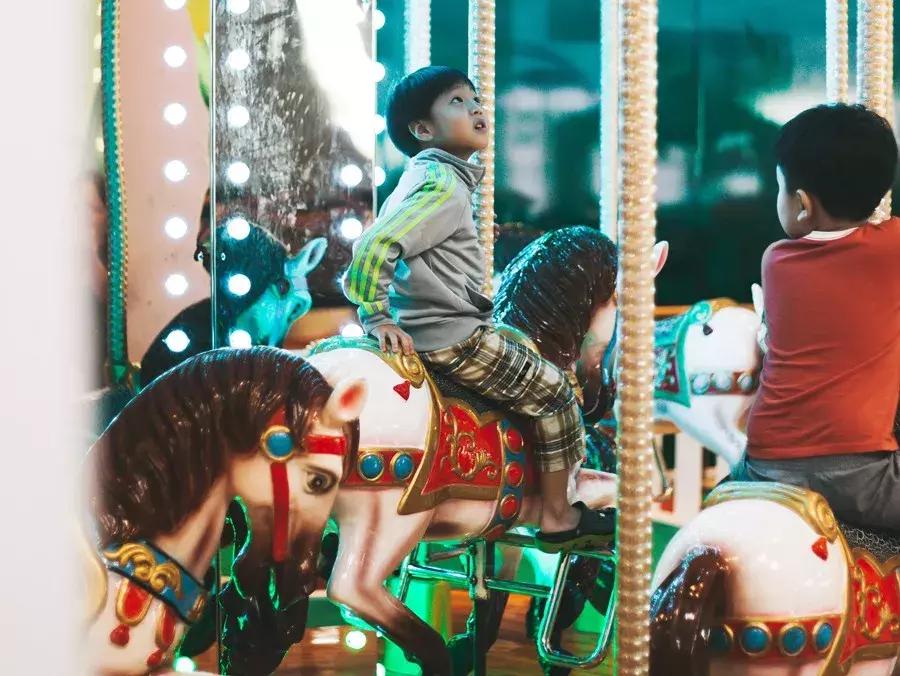 别让你的孩子，沉浸在软色情的世界里