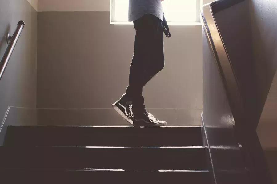 别让你的孩子，沉浸在软色情的世界里