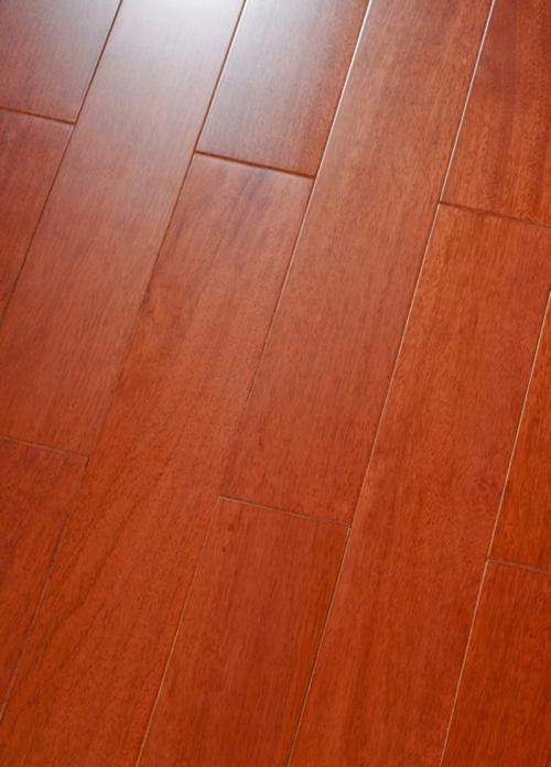 木地板出现大缝如何修补？老师傅透露经验，最后一种情况麻烦费钱