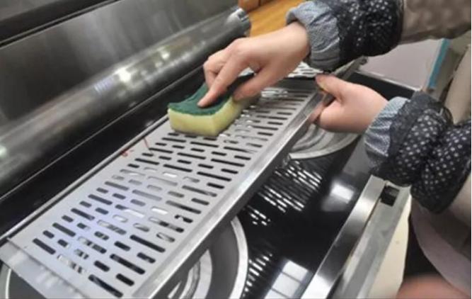 集成灶和传统油烟机哪个性价比高,集成灶和传统灶哪个好