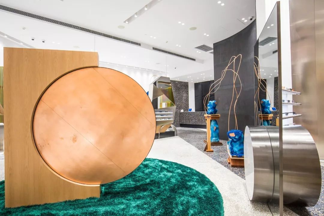 “亚洲带货王”集体出镜，给一个单价不足2000块钱的墨镜打广告？