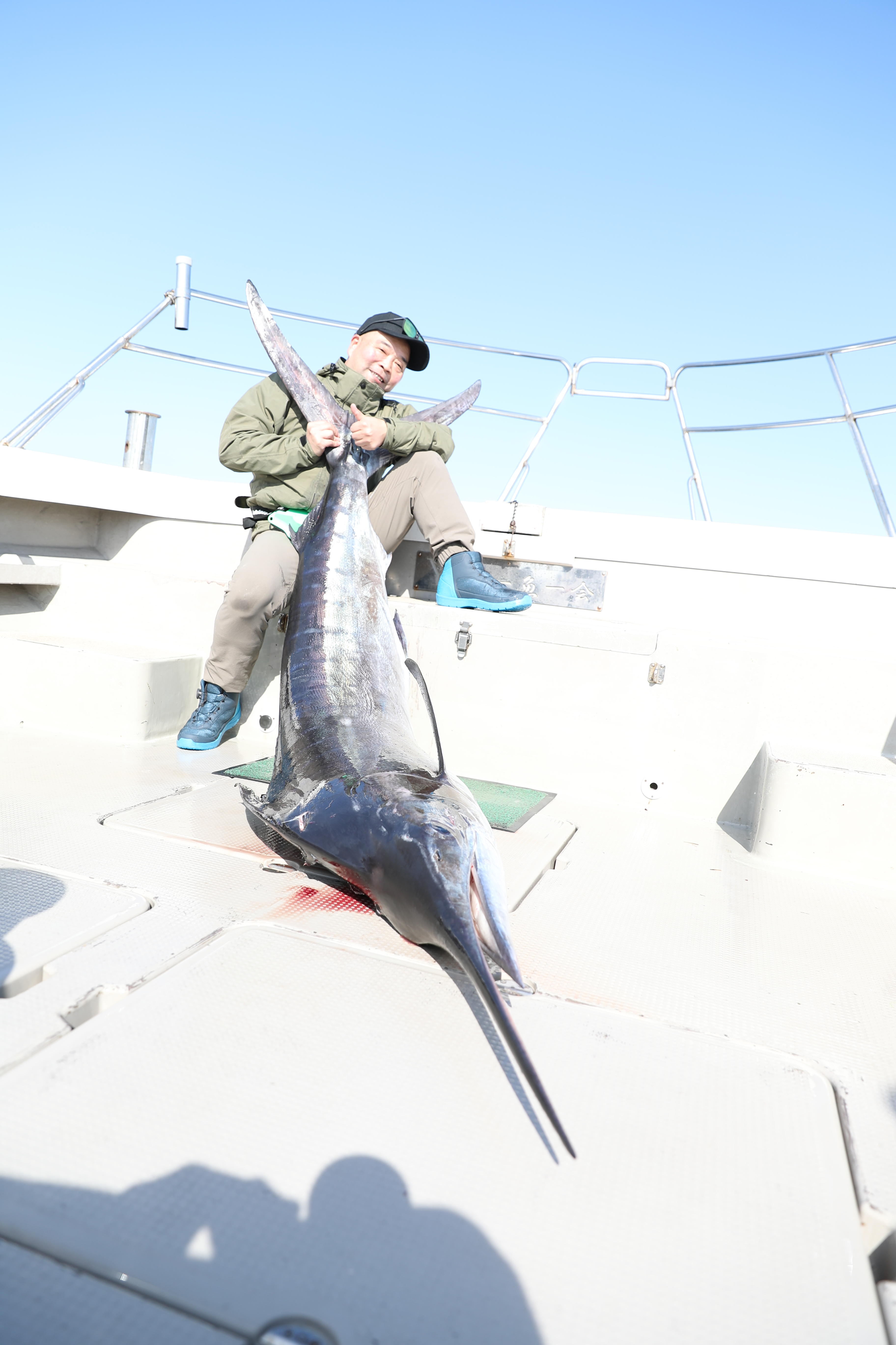 日本海域惊现神秘生物,日本近海发现巨大海洋生物