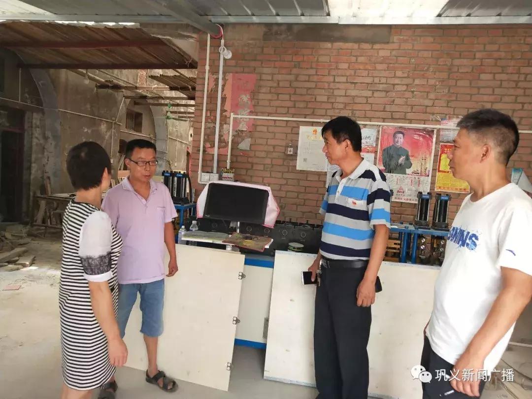 贫困夫妻自主创业小小木箱带来大收益