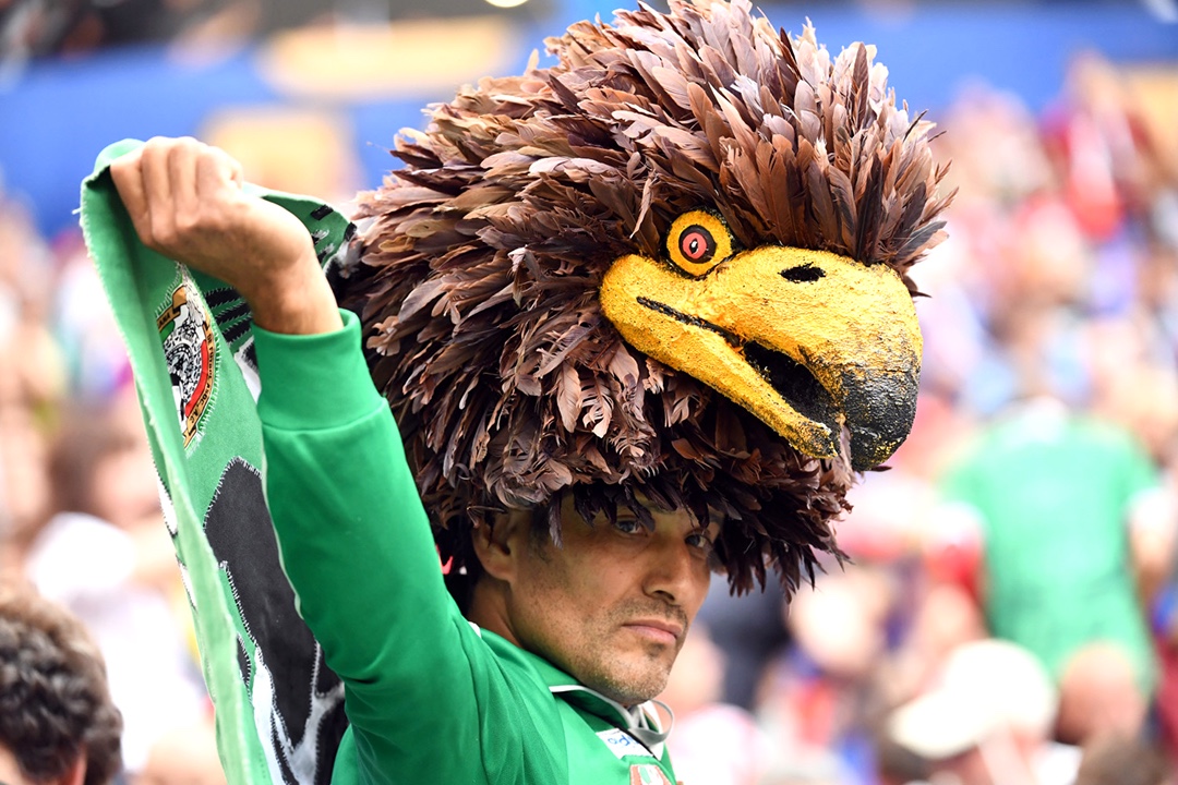 看球生气怎么哄,看球搞笑场面