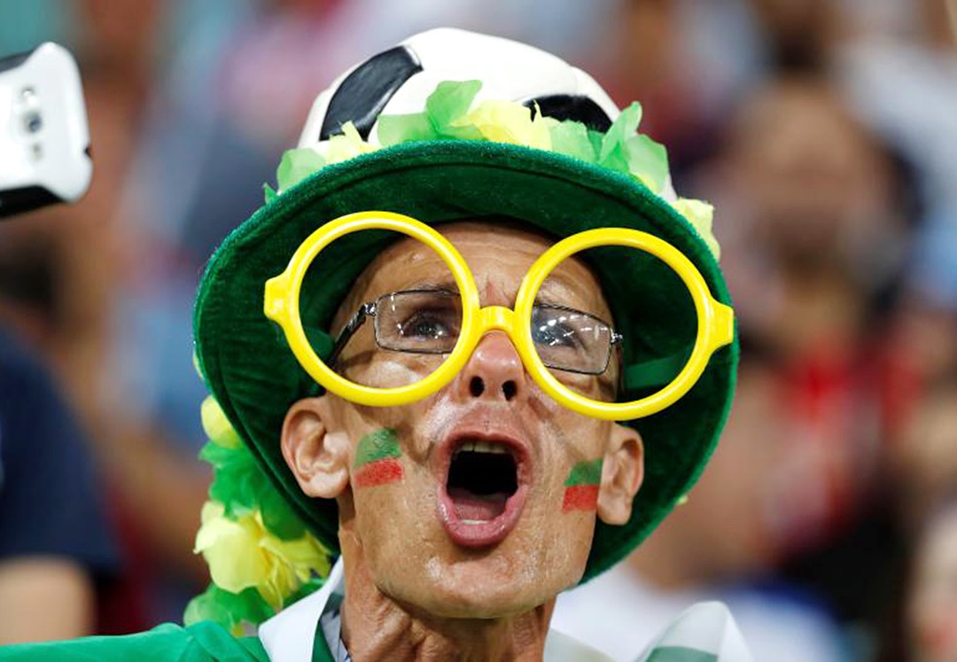 看球生气怎么哄,看球搞笑场面