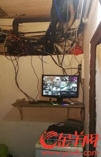 电线织成“蜘蛛网”、疏散门“隐身”墙体，在这些场所看世界杯安全吗？