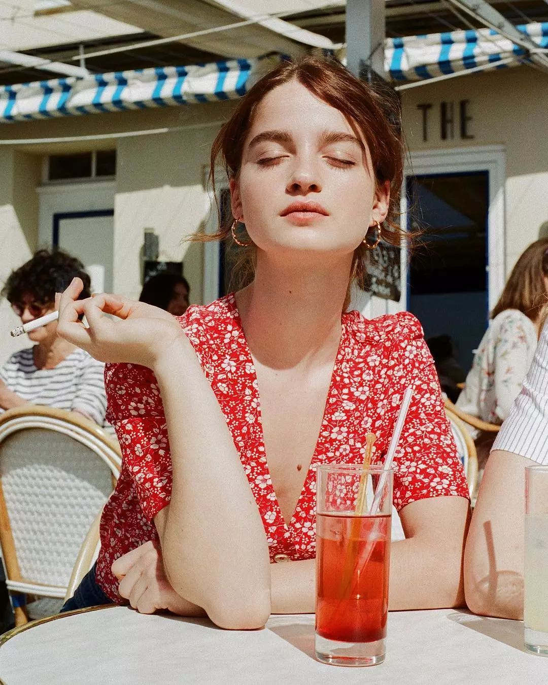 回头率超高的发型女法式慵懒卷,回头率百分百的古风美女