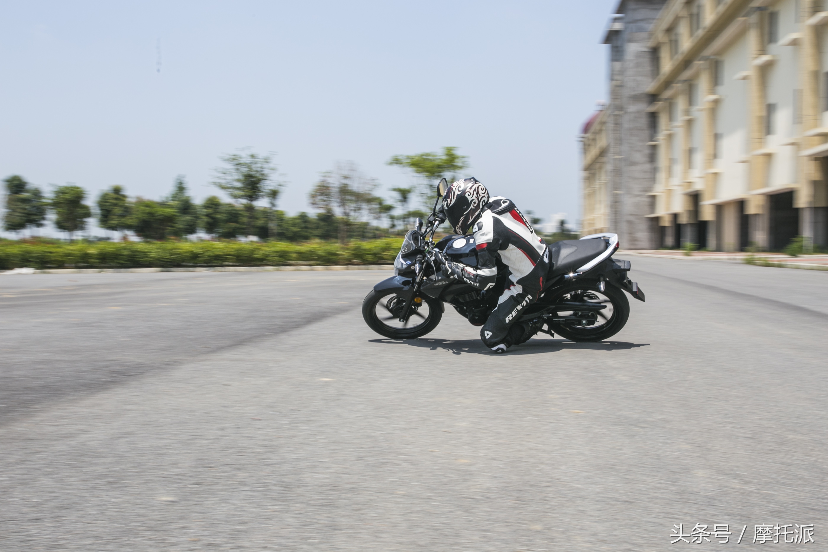 新款电喷幻影150评测,可玩度高的千元车