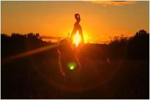 爱情要么让人快乐要么让人堕落,爱情能让人成熟也能让人迷失自我