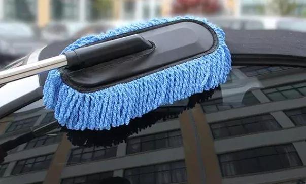 雨天车胎甩泥巴,雨天开车甩泥巴