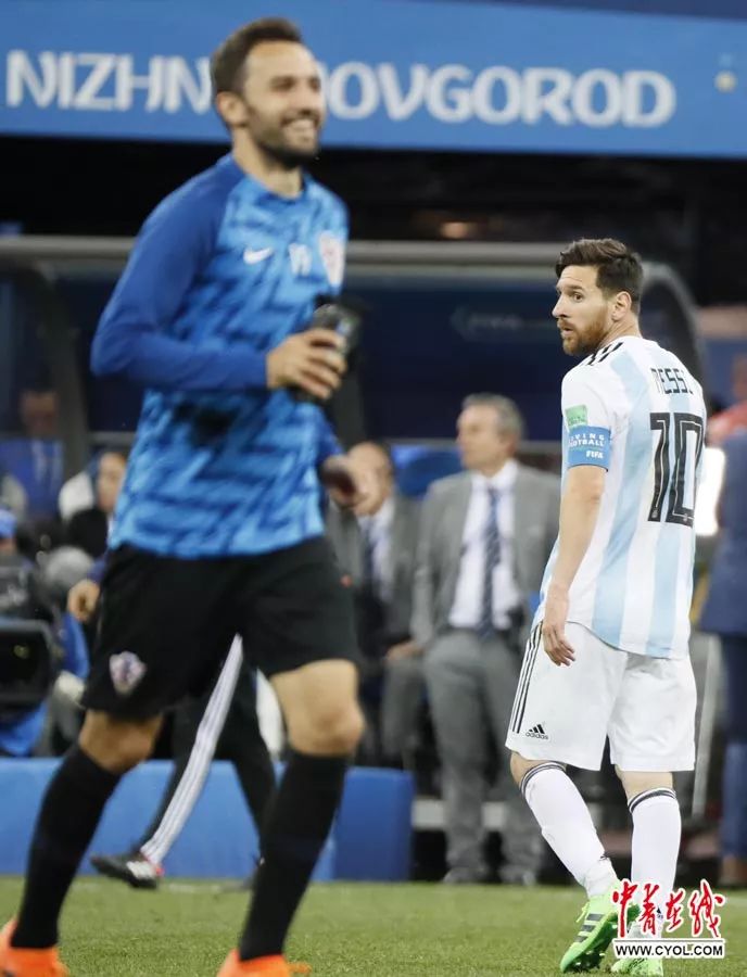 阿根廷出局梅西满眼落寞,梅西阿根廷的黑暗时刻