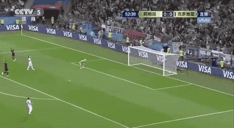 阿根廷出局梅西满眼落寞,梅西阿根廷的黑暗时刻