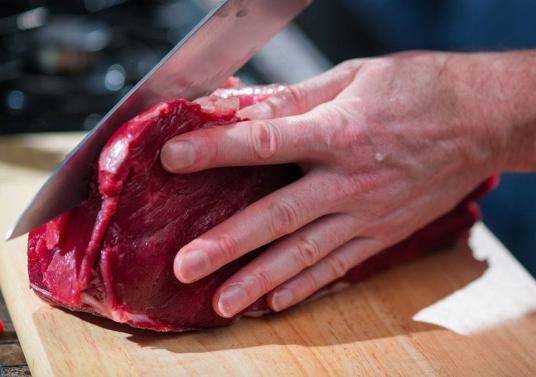 牛肉汤就是用牛肉做成的汤，看是废话的肺腑之言