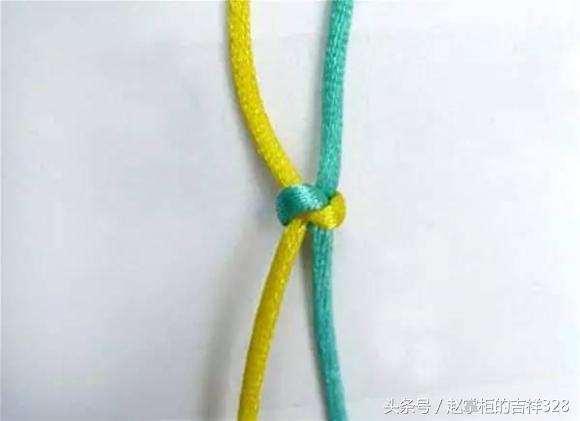 项链绳中间穿珠怎样打结不松,手机链串珠绳中间如何打结