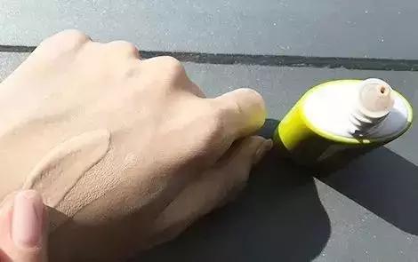 常年刷屏日本代购圈,这款防晒界大佬早已征服了全世界女生!