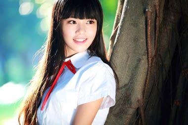 超长直发怎么扎俏皮可爱,怎么用直发棒卷出俏皮卷发