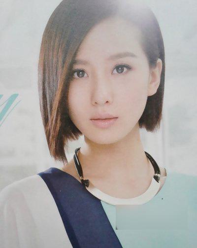 超长直发怎么扎俏皮可爱,怎么用直发棒卷出俏皮卷发