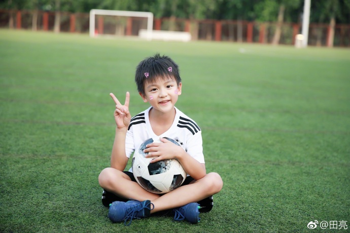 田亮晒森碟照片,田亮晒森碟