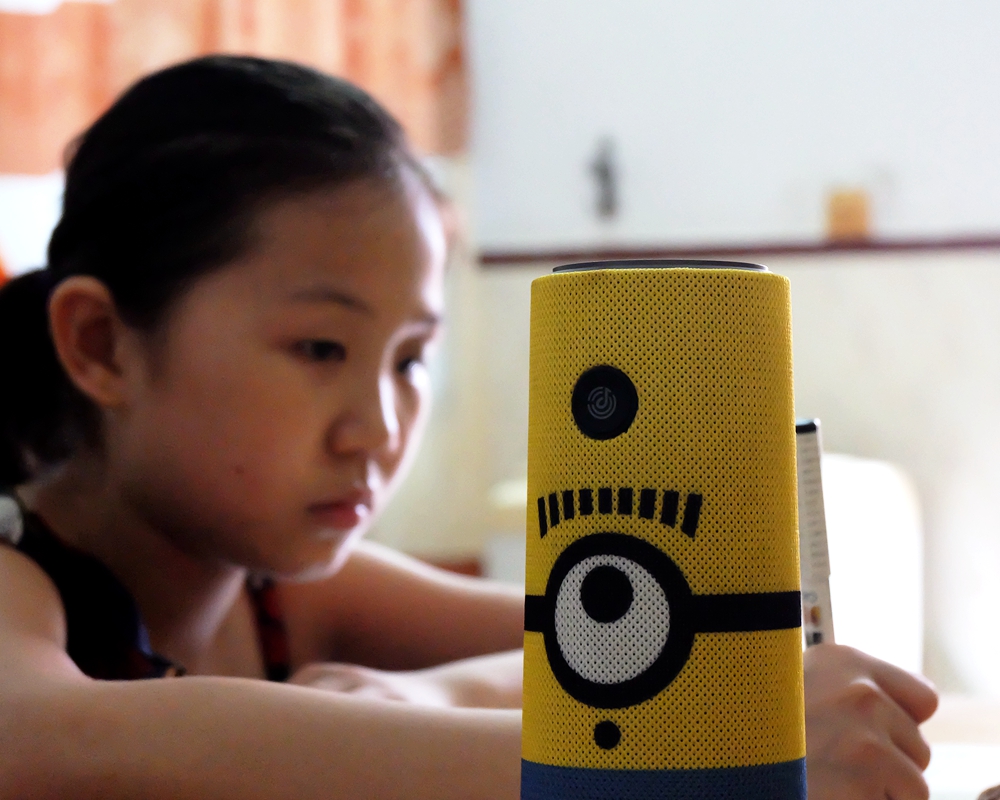 智能小伴侣叮咚小黄人智能音箱就是这么让人爱不释手