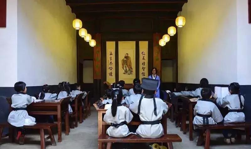 曲江经律论温泉度假村一日游,韶关经律论温泉小镇