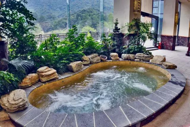 曲江经律论温泉度假村一日游,韶关经律论温泉小镇