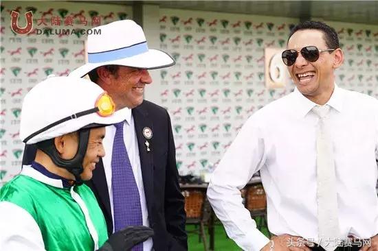 2018伊泰大漠马业系列纯血速度赛马赛事“鄂尔多斯金杯”圆满举办