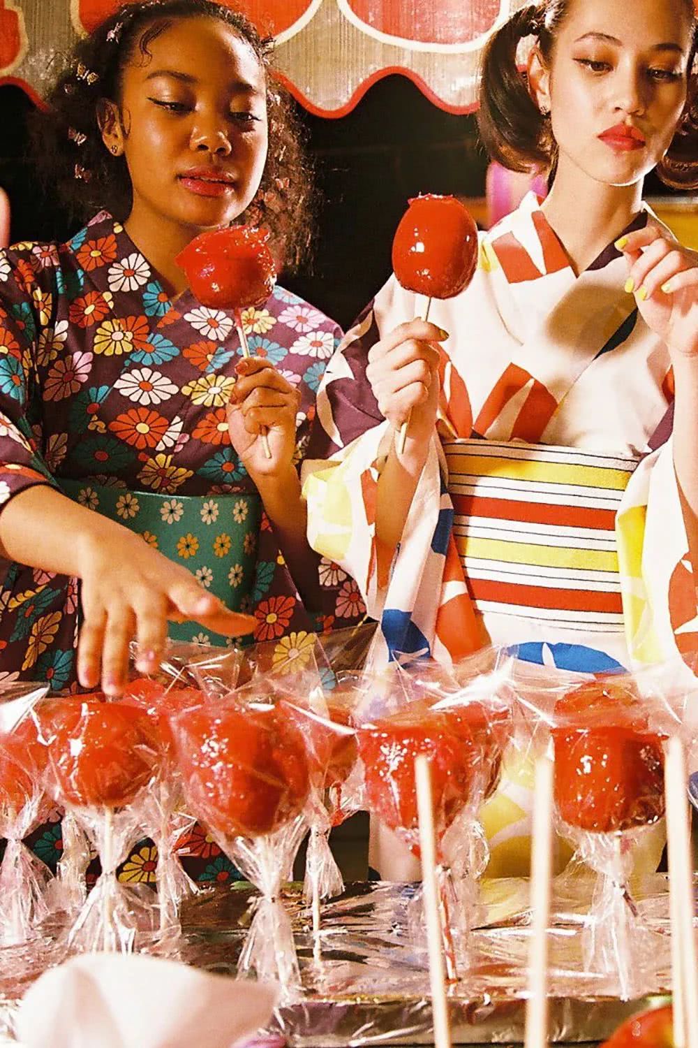 2019春夏男装走秀前试装王俊凯,王俊凯红衣时装周