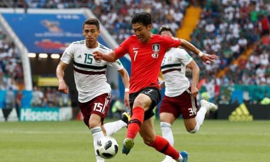 直击世界杯,02世界杯跆拳道足球韩国队