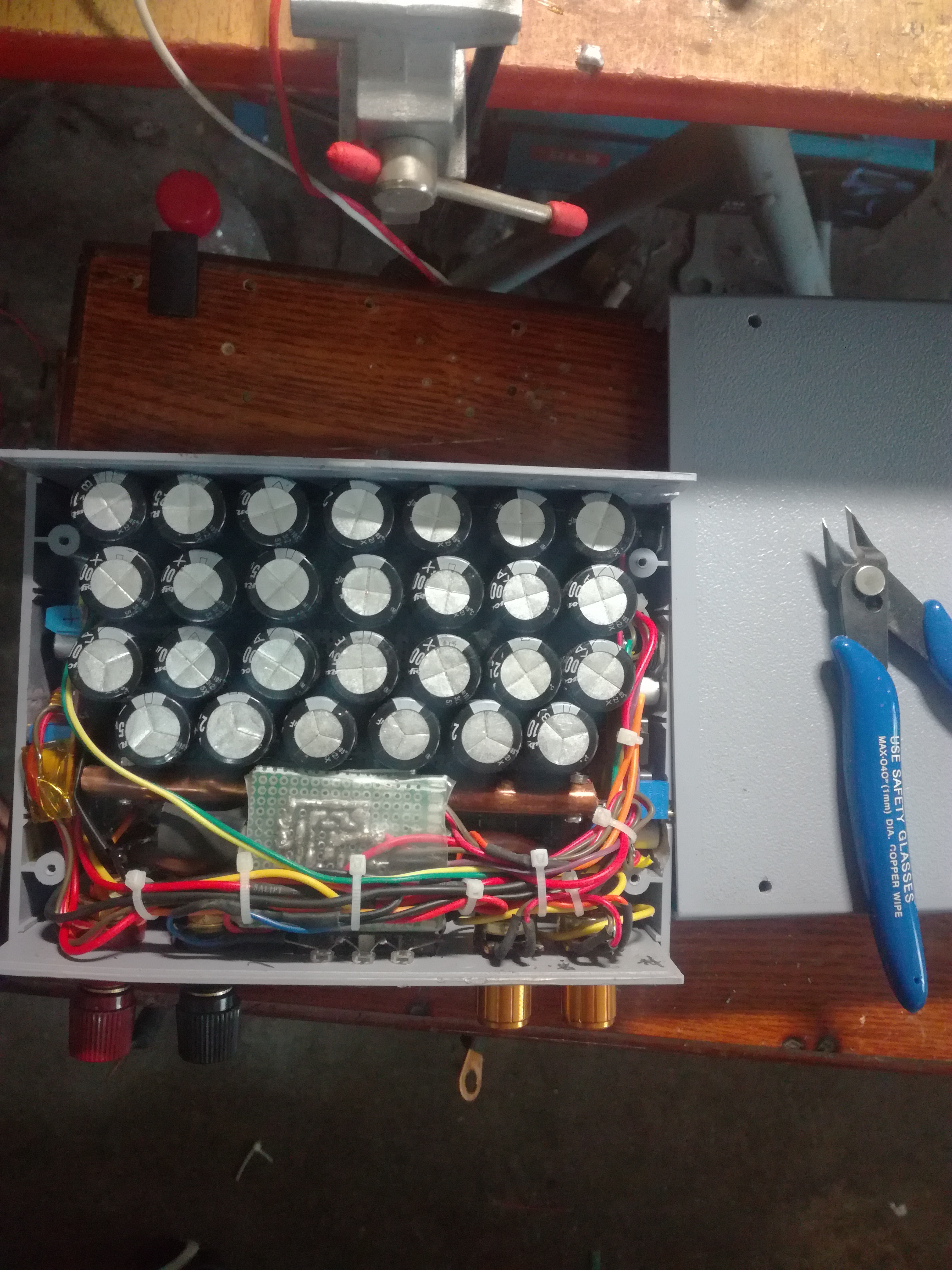 用两个2.7v500uf电容做点焊机,用10000uf电容做点焊机