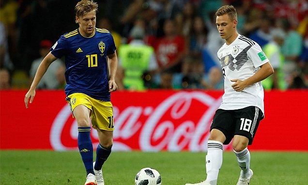 足球是22个人比赛吗,足球是二十二个人的运动