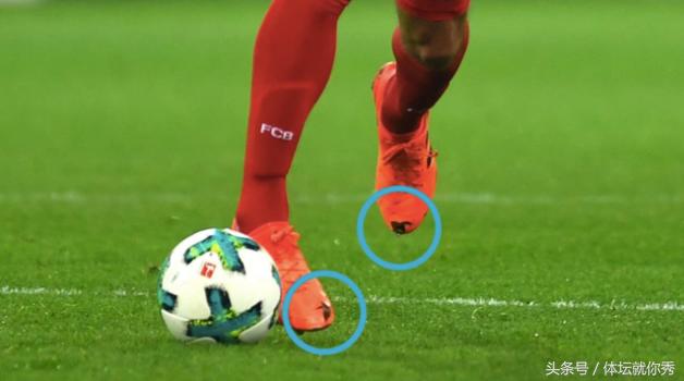 内马尔比赛时球袜是怎么穿的,内马尔穿蓝色球袜