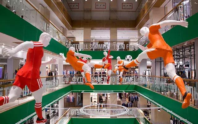 借着世界杯，你在米兰巴黎找不到的限量款，我居然在俄罗斯找到了