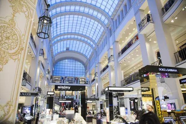 借着世界杯，你在米兰巴黎找不到的限量款，我居然在俄罗斯找到了