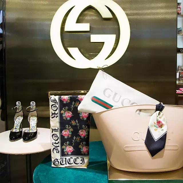 借着世界杯，你在米兰巴黎找不到的限量款，我居然在俄罗斯找到了