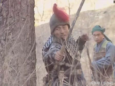 三国这个硬汉，眼睛中箭，大喊了八个字，竟活生生吃掉自己眼睛！