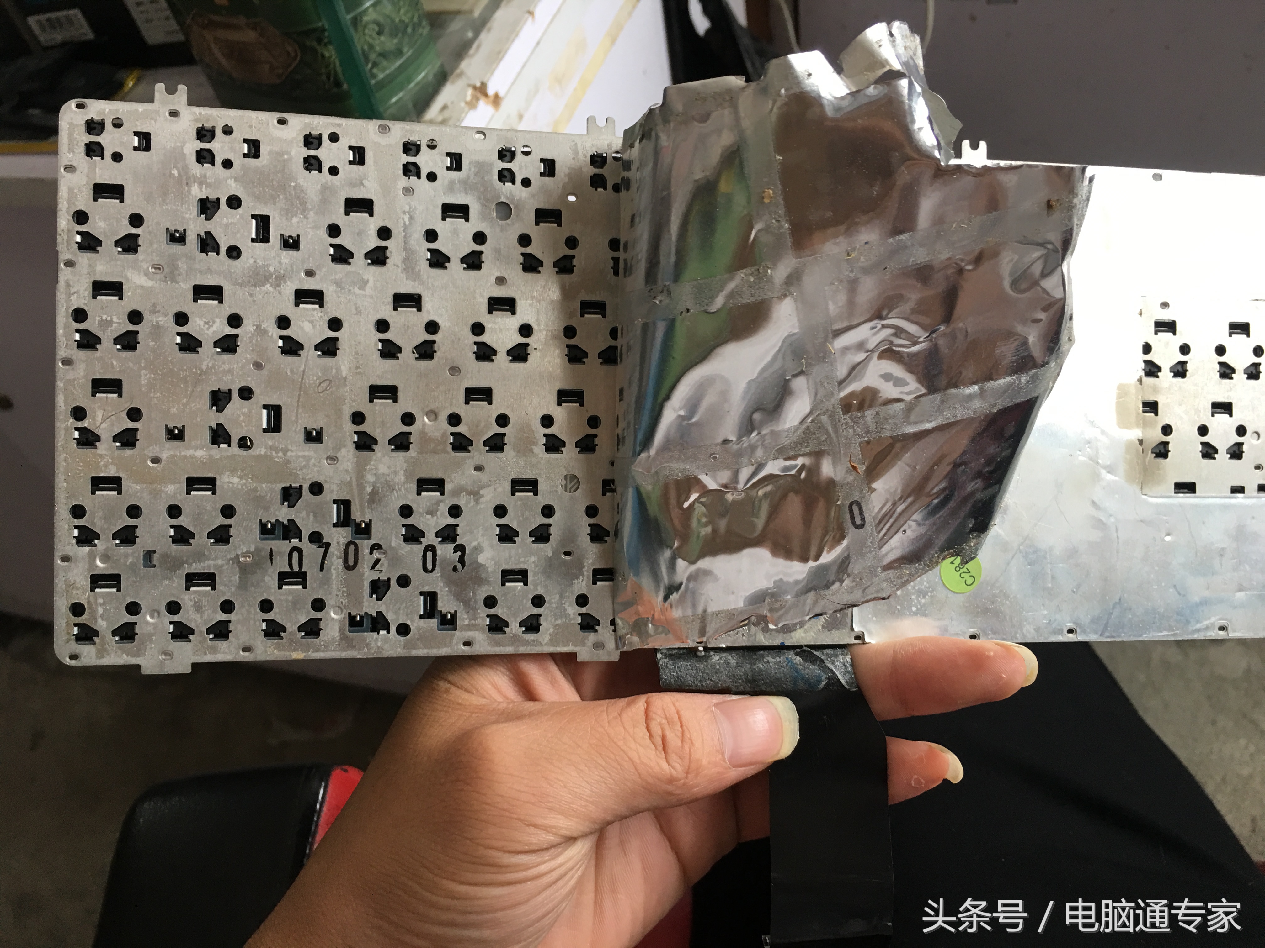 笔记本键盘失灵拆解清洗,笔记本键盘拆解全过程