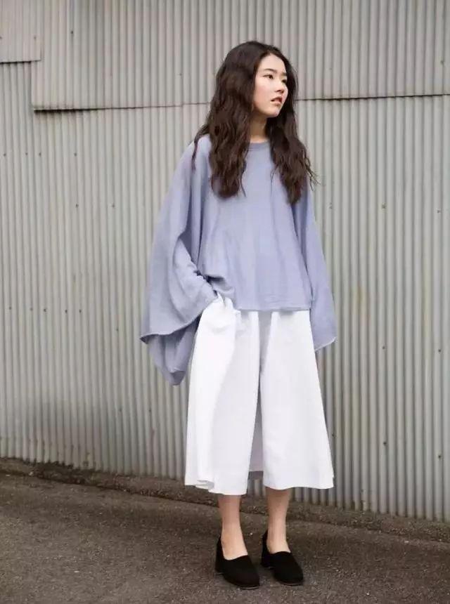 胯宽腰粗适合怎么穿,肩宽胯宽骨架大的女生怎样穿衣