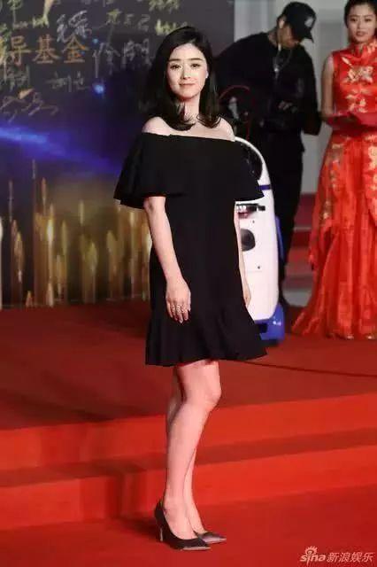 胯宽腰粗适合怎么穿,肩宽胯宽骨架大的女生怎样穿衣