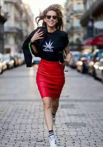 胯宽腰粗适合怎么穿,肩宽胯宽骨架大的女生怎样穿衣