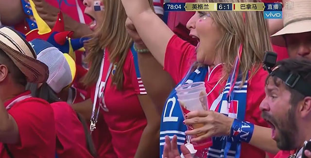 输球赢人心!朝对手竖大拇指,巴拿马主帅这一友好动作被记录下来