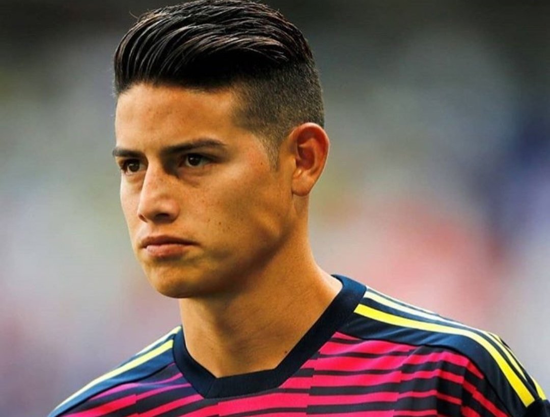 他是哥伦比亚的英雄翻译,巴西射手王伯纳乌弃儿